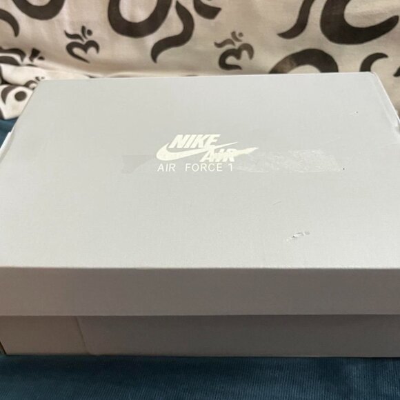 Nike Air Force 1 GS shoes - Picture 4 of 5